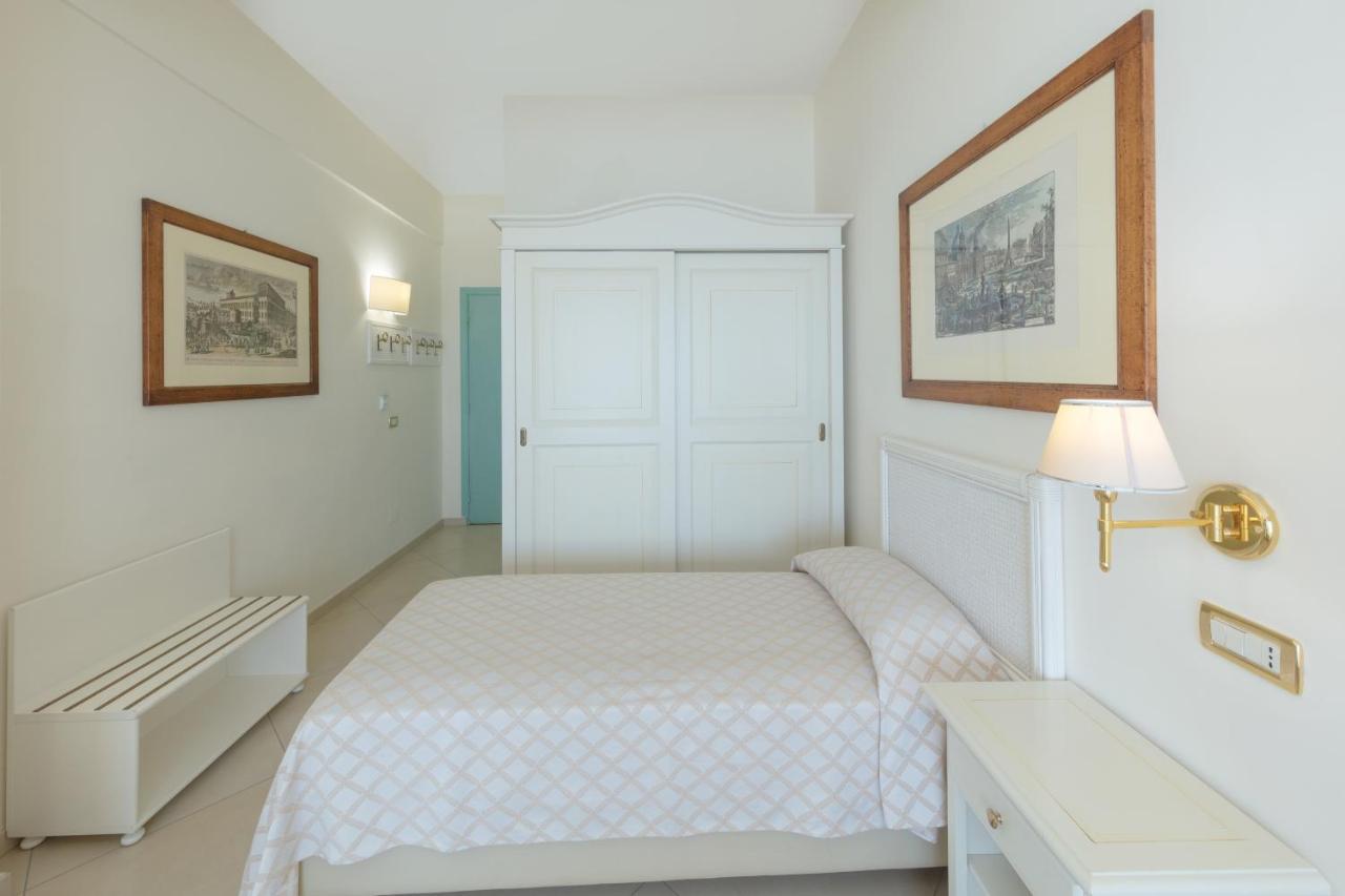 Palace 4* Numana