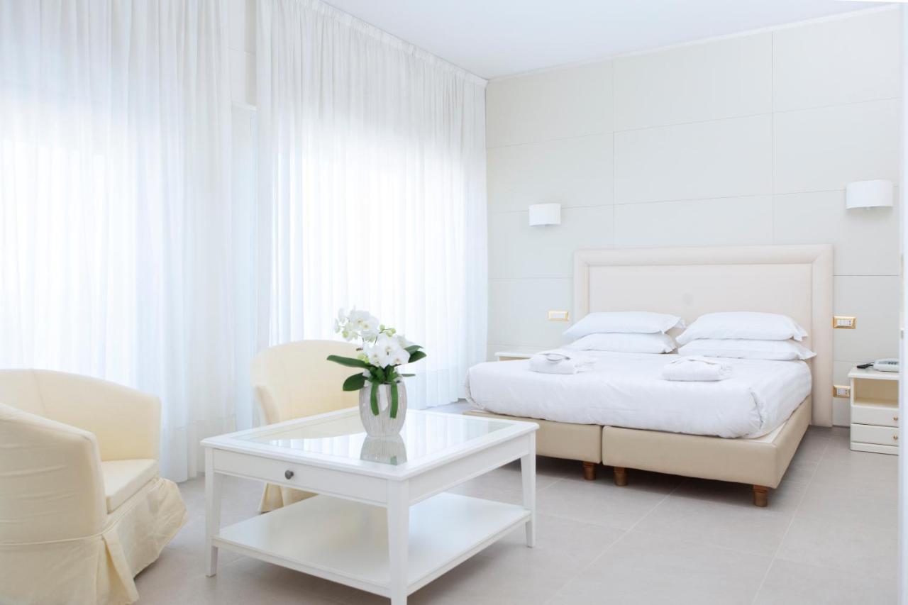 Palace 4* Numana